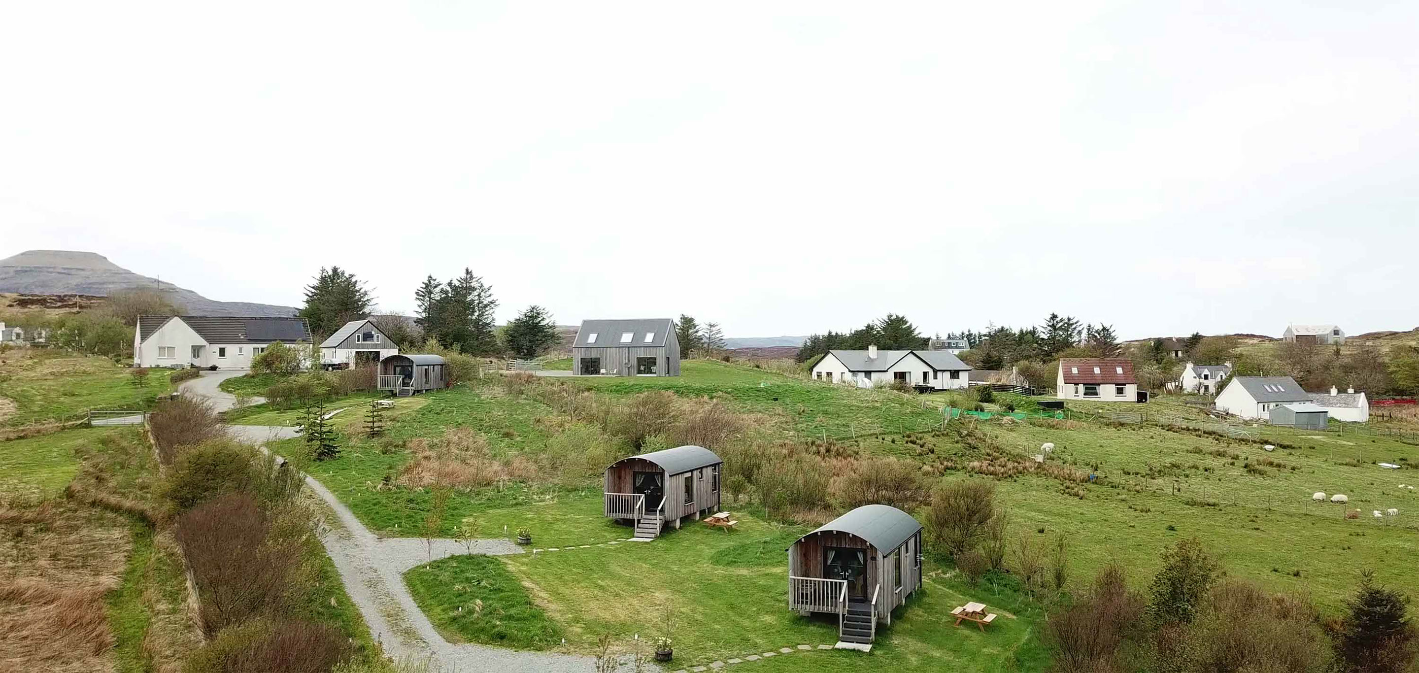 The Beach Hut is located in Dunvegan on the Isle of Skye with sea and mountain views at Araucaria Croft Skye