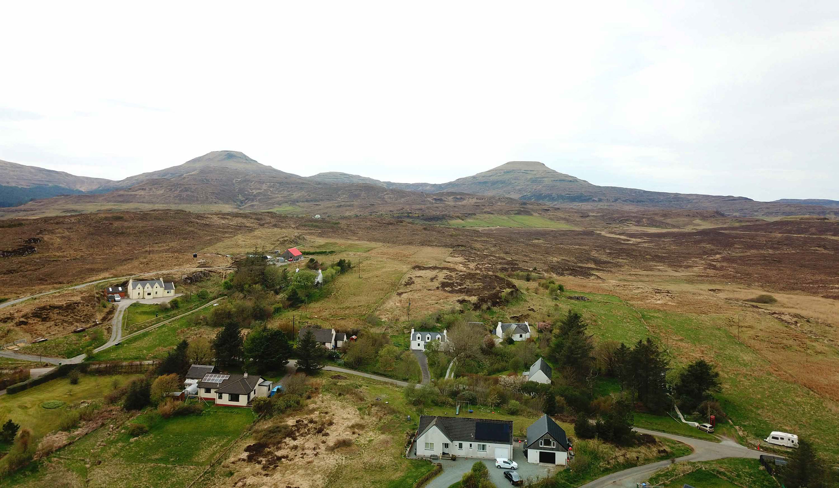 Stay in comfort at Blossom Folly Araucaria Croft Skye self catering accommodation with mountain views in Dunvegan